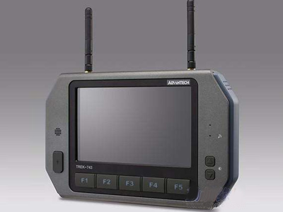 研華車載電腦TREK-743