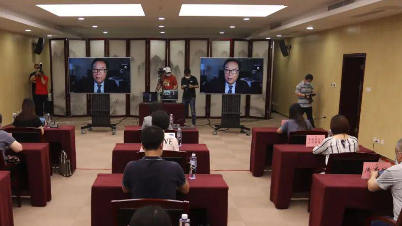 媒體關注兩會"黑科技"：5G全息"云采訪"異地同屏